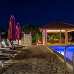 House Vacation With Pool,three Rooms,near Sibenik *