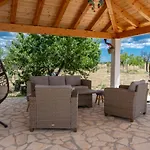 House Vacation With Pool,three Rooms,near Sibenik
