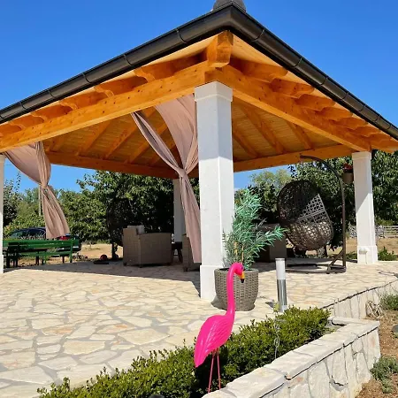 House Vacation With Pool,three Rooms,near Sibenik Casa de Férias *