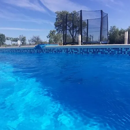 Tatil Evi House Vacation With Pool,three Rooms,near Sibenik Planjane