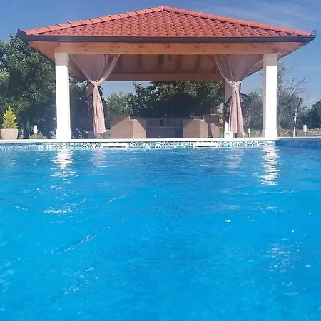 House Vacation With Pool,three Rooms,near Sibenik Holiday home