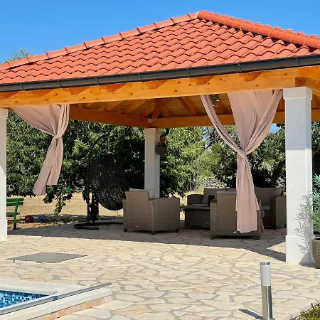 House Vacation With Pool,three Rooms,near Sibenik