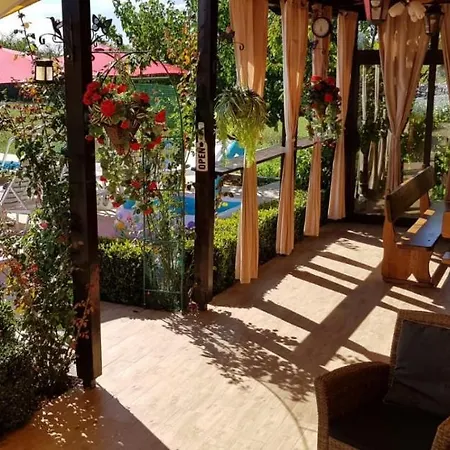 House Vacation With Pool,three Rooms,near Sibenik Planjane