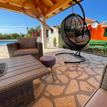 Casa de Férias House Vacation With Pool,three Rooms,near Sibenik *