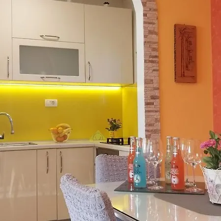 House Vacation With Pool,three Rooms,near Sibenik Planjane