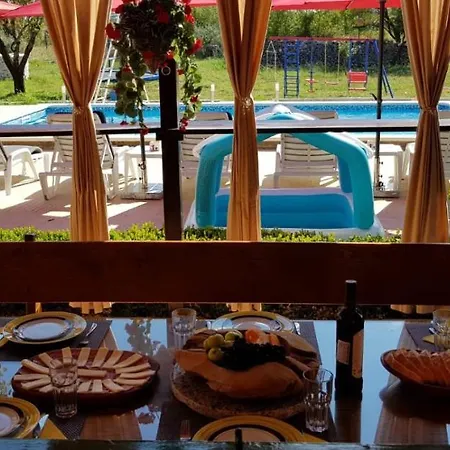 Tatil Evi House Vacation With Pool,three Rooms,near Sibenik