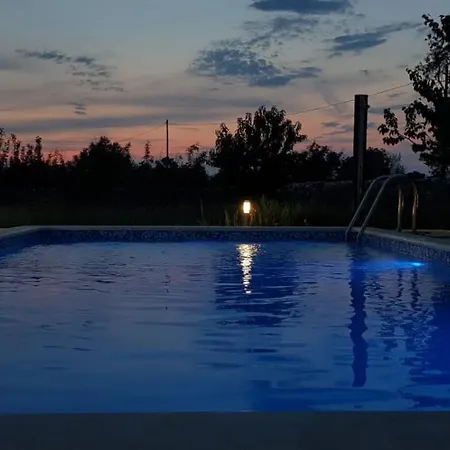 House Vacation With Pool,three Rooms,near Sibenik