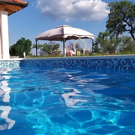 House Vacation With Pool,three Rooms,near Sibenik *