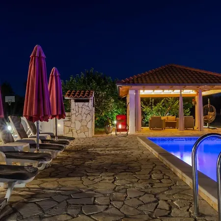 House Vacation With Pool,three Rooms,near Sibenik *