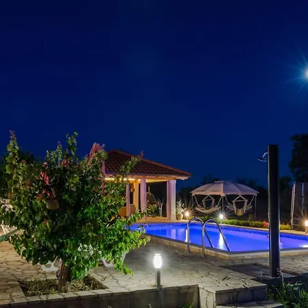 House Vacation With Pool,three Rooms,near Sibenik Prázdninový dům *