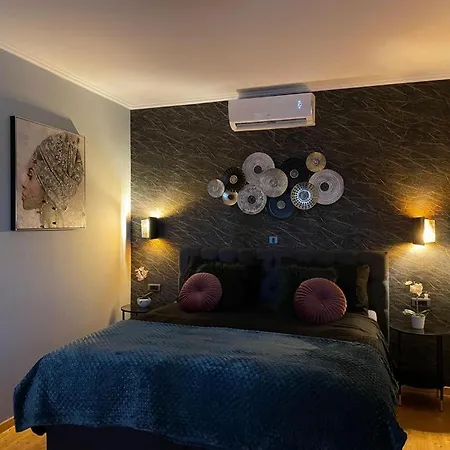 House Vacation With Pool,three Rooms,near Sibenik Casa de Férias