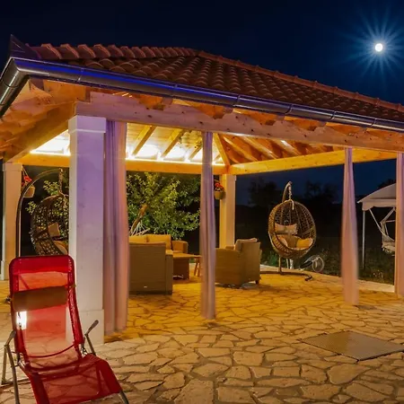 House Vacation With Pool,three Rooms,near Sibenik Planjane