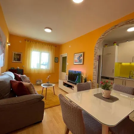 Casa de Férias House Vacation With Pool,three Rooms,near Sibenik *