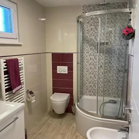 House Vacation With Pool,three Rooms,near Sibenik Planjane