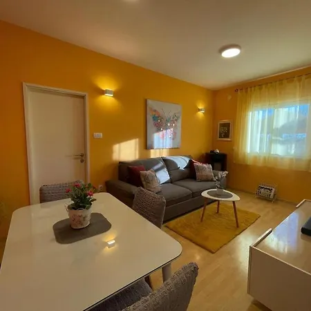 Casa de Férias House Vacation With Pool,three Rooms,near Sibenik *