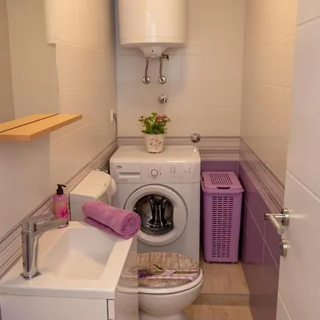 House Vacation With Pool,three Rooms,near Sibenik Holiday home