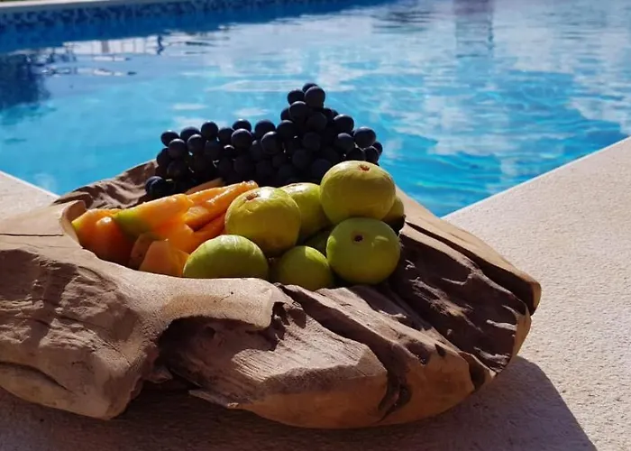 House Vacation With Pool,three Rooms,near Sibenik Holiday home *