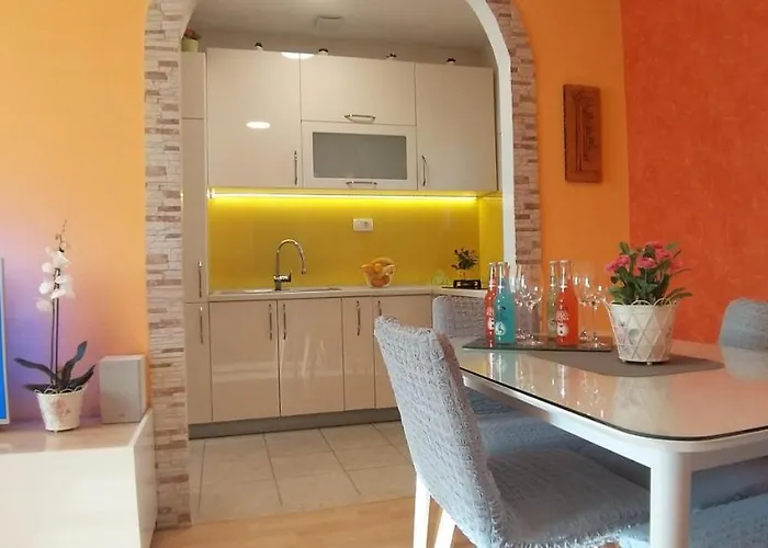 Vakantiehuis House Vacation With Pool,three Rooms,near Sibenik Planjane