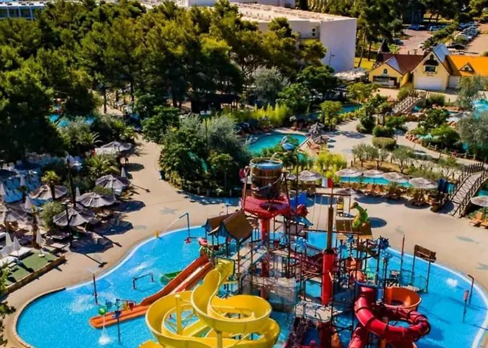 House Vacation With Pool,three Rooms,near Sibenik * Planjane