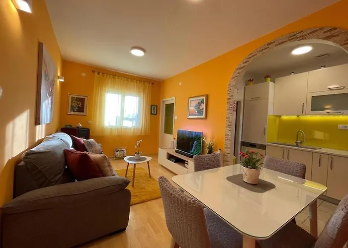 Vakantiehuis House Vacation With Pool,three Rooms,near Sibenik *