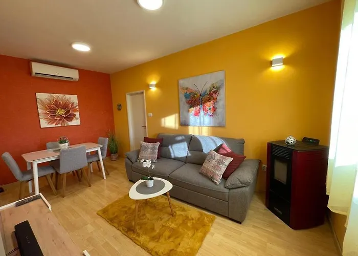 House Vacation With Pool,three Rooms,near Sibenik