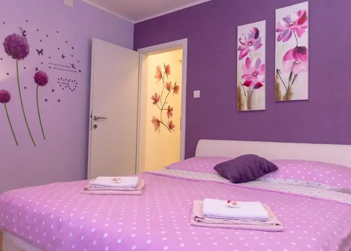 House Vacation With Pool,three Rooms,near Sibenik *