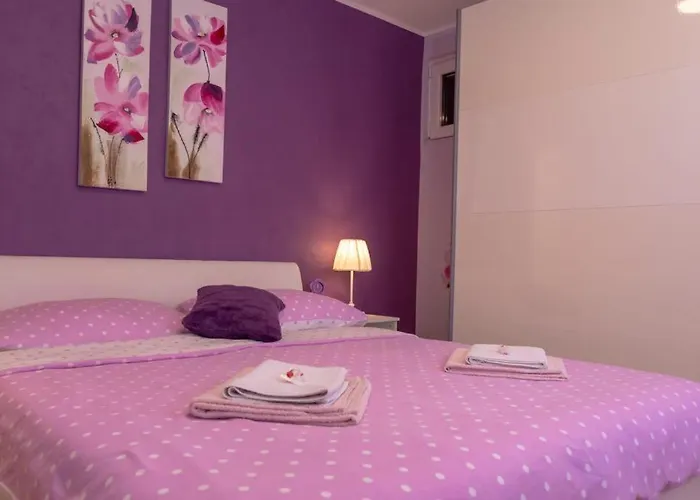 Vakantiehuis House Vacation With Pool,three Rooms,near Sibenik Planjane