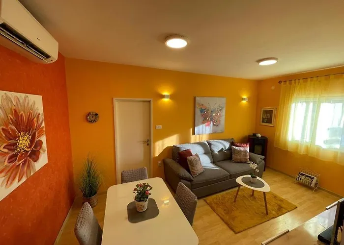 Vakantiehuis House Vacation With Pool,three Rooms,near Sibenik Planjane